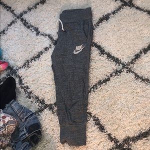 Nike Cropped Joggers